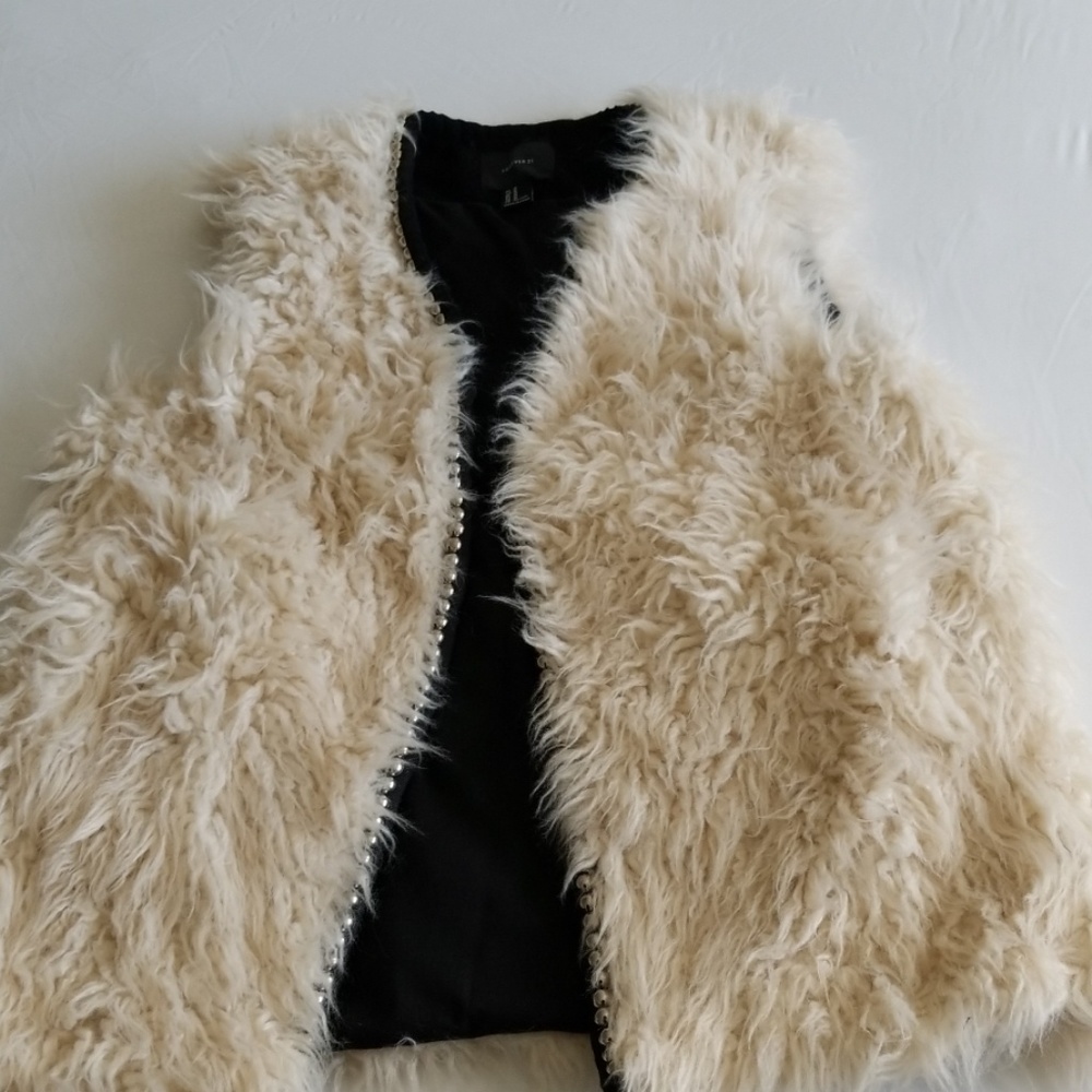 Forever 21 faux fur vest